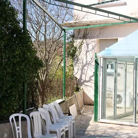 Le Bois Des Espeisses Ним