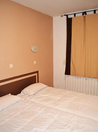 Le Bois Des Espeisses Ним
