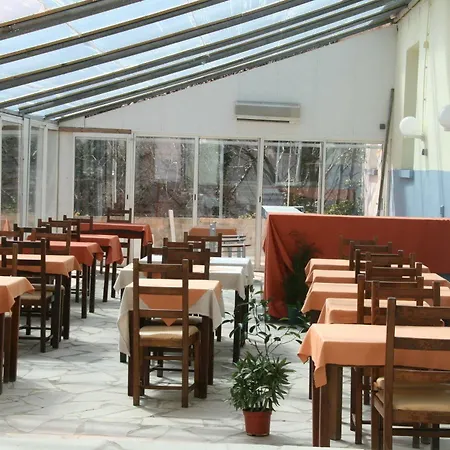 Отель Le Bois Des Espeisses Ним